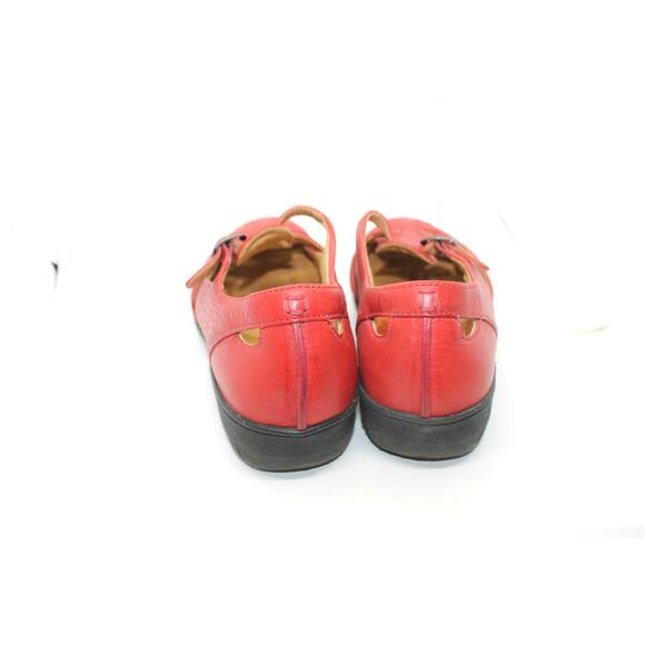 Elegant Red Leather Women's Clogs - Picture 4 of 5